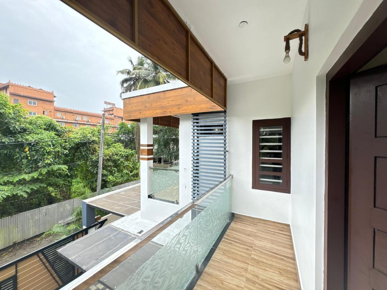 Venice Rosedale Alappuzha Extérieur photo